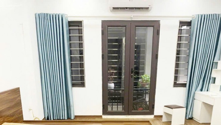 Cho thuê nhà ngõ Hòa Bình 7 MINH KHAI 35m2 x 5 Tầng 3 ngủ  x MT 4m x 13tr/tháng.